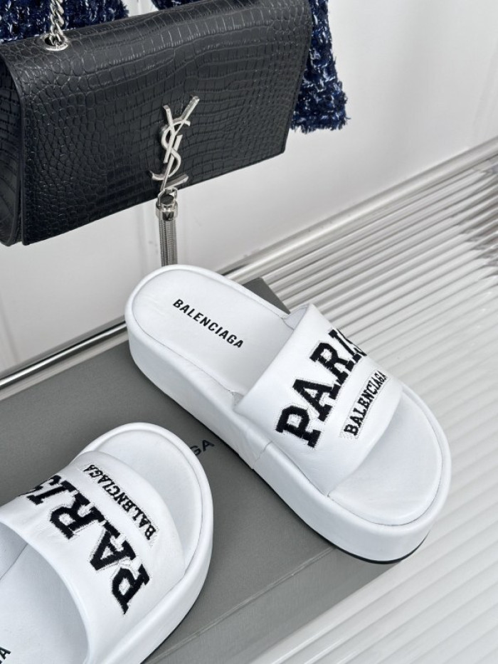 Balenciag* Sandal BS80
