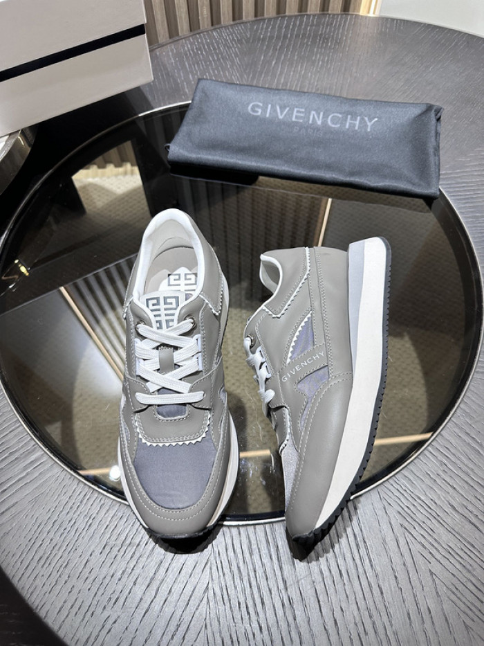 Givenchy Sneakers 660056