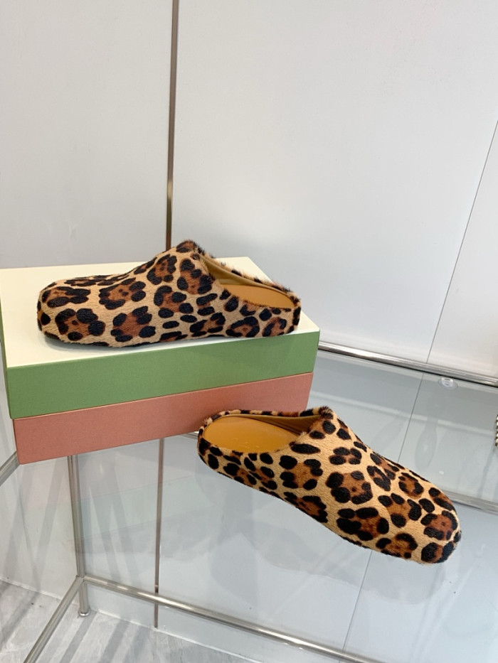 Marni Slides M010