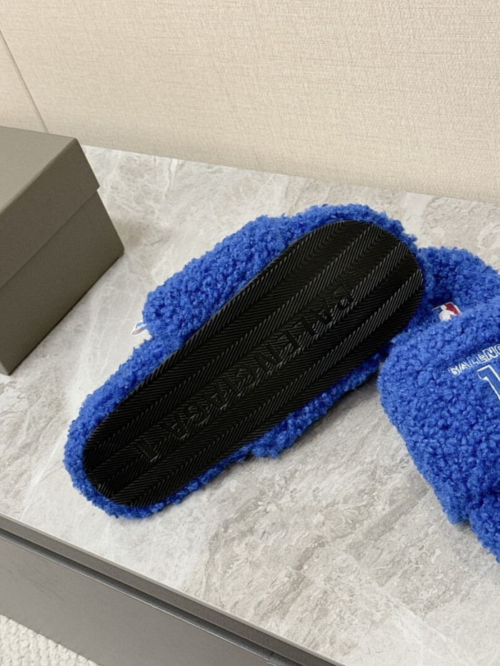 Balenciag* Sandal BS117