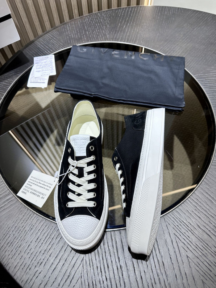 Givenchy Sneakers 660049