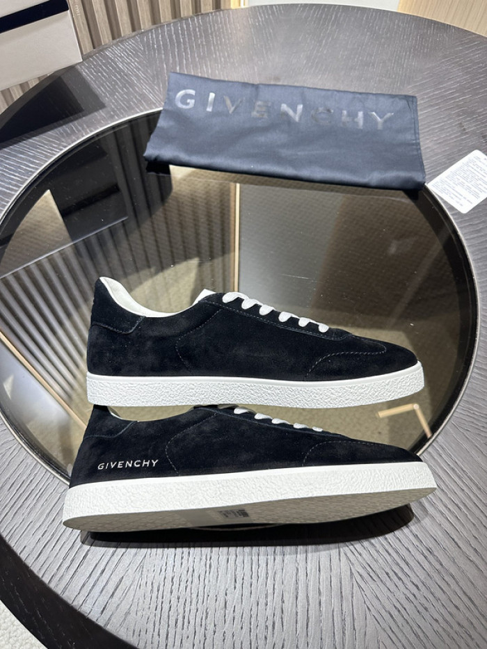 Givenchy Sneakers 660047