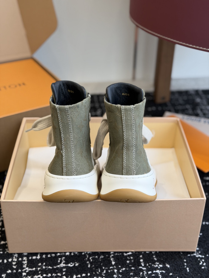 LV sneakers L0000856