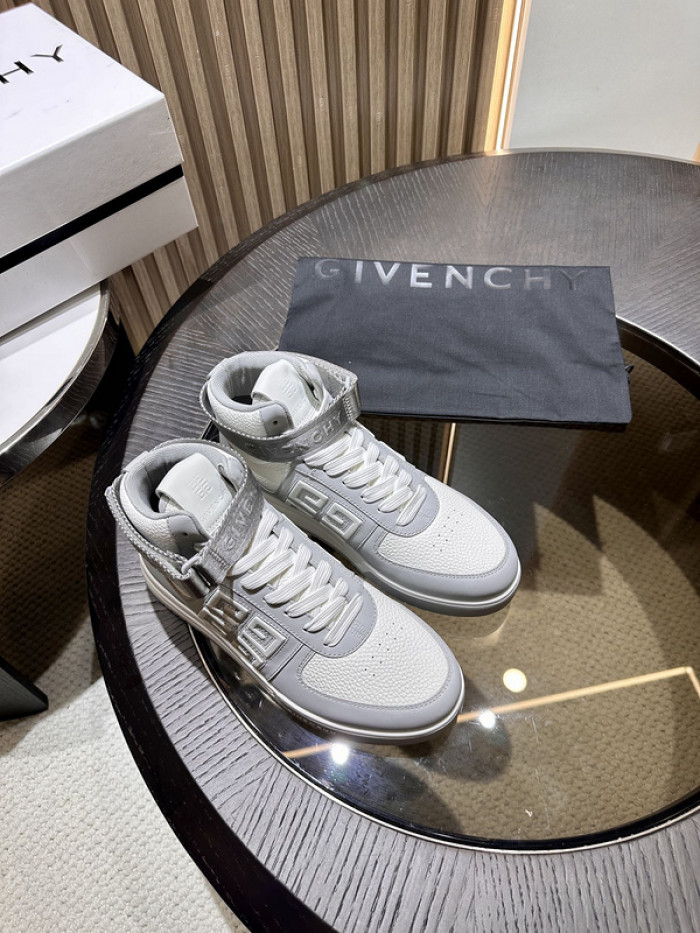 Givenchy Sneakers 660026