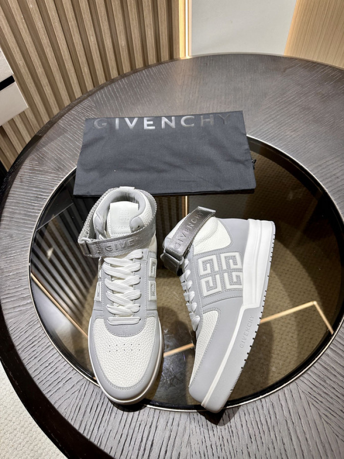 Givenchy Sneakers 660026