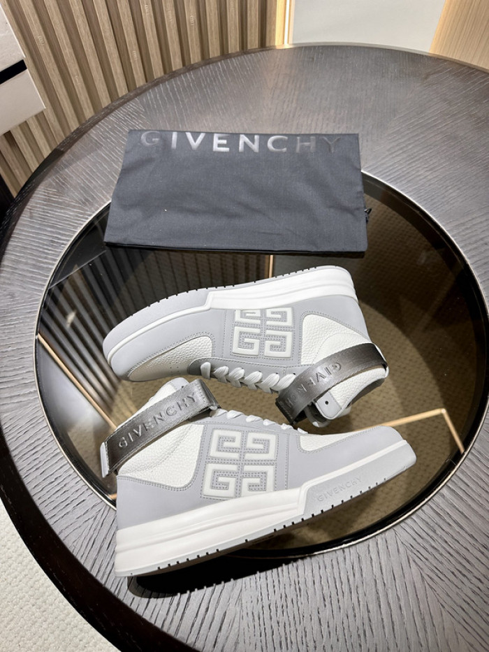 Givenchy Sneakers 660026