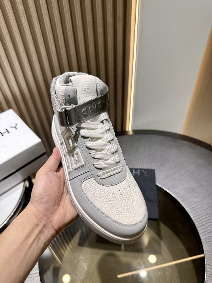 Givenchy Sneakers 660026