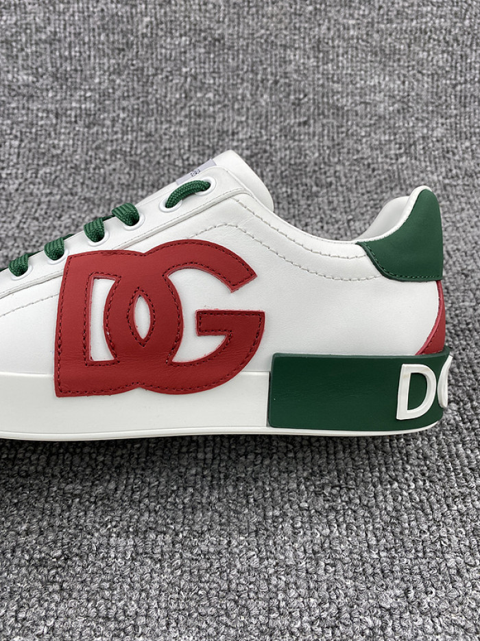 DG Sneaker 44