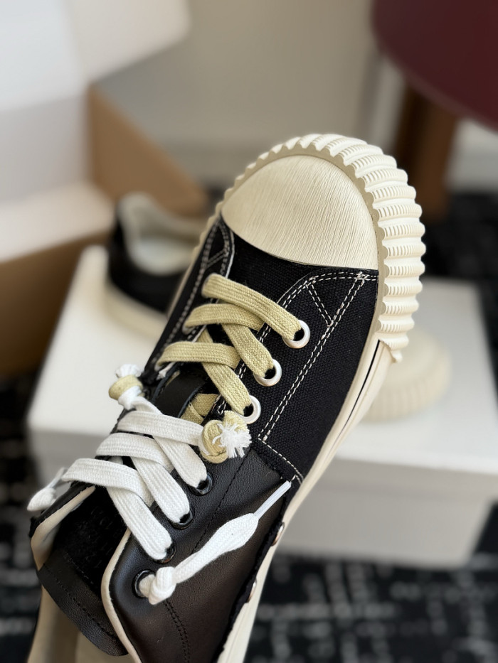 Ma1s0n Marg*e1a CALFSKIN S57WS0418