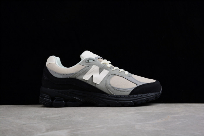 New Balance 2002 M2002RBA