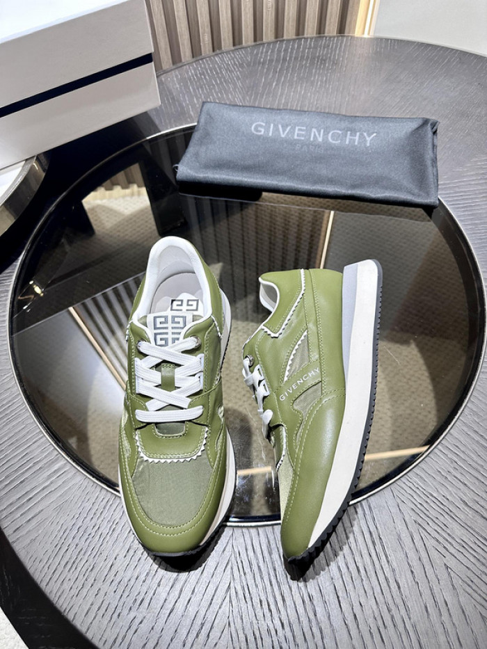 Givenchy Sneakers 660054