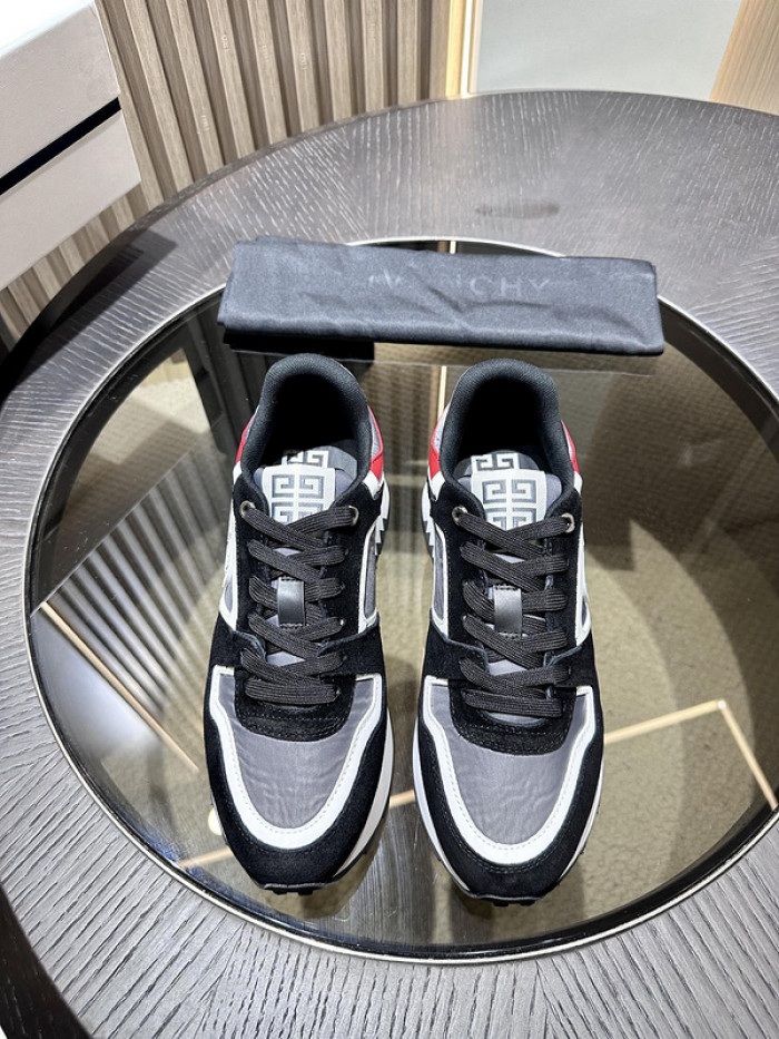 Givenchy Sneakers 660038