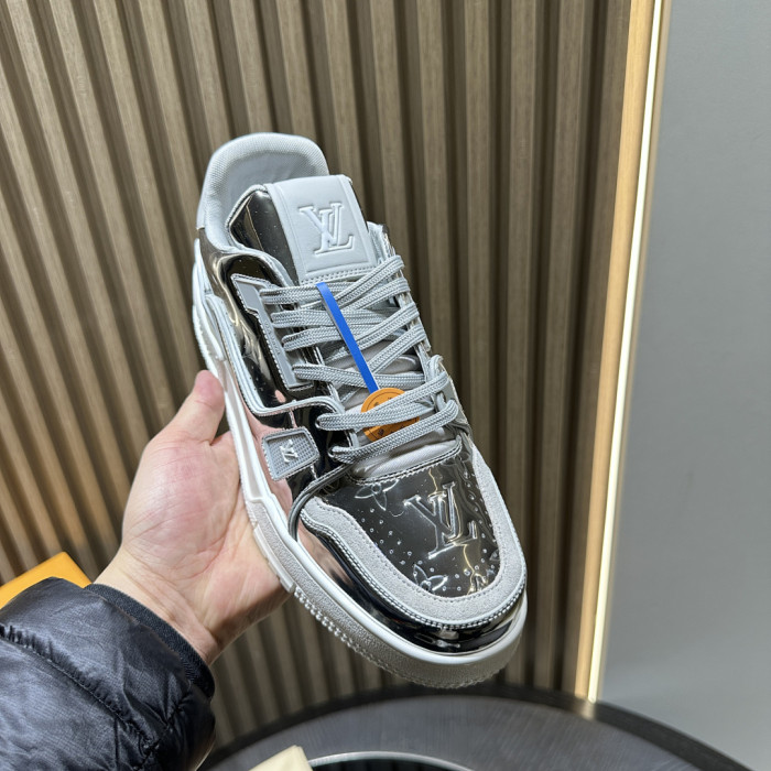 LV snekaers L0000702