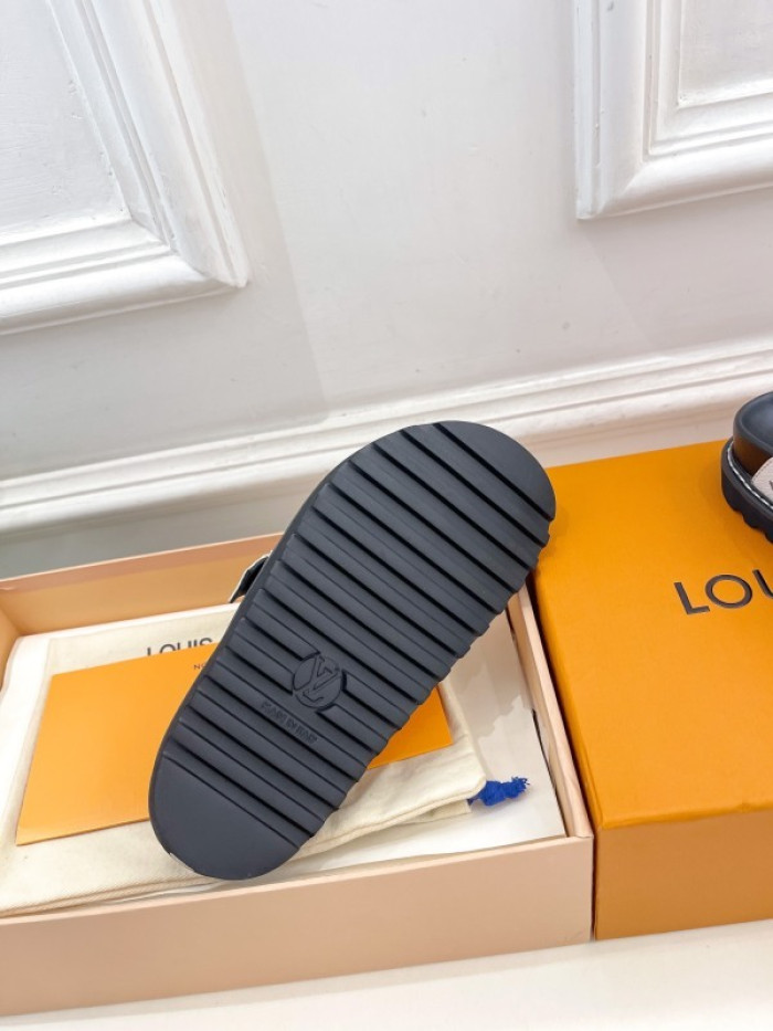 L&V sandal 245