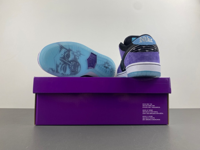 Nike SB Dunk Low Hayley Wilson HJ0513-500