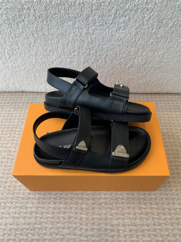 L&V sandal 210