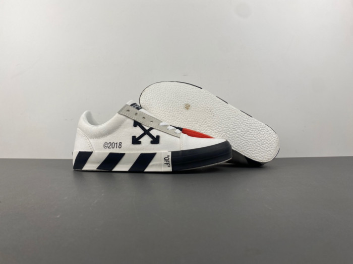 OFF-W c/o Virgil Abloh Vulc Low 1A4WTW