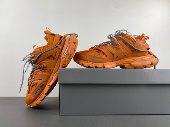 BALENCIAGA TRACK WTRHK 7000